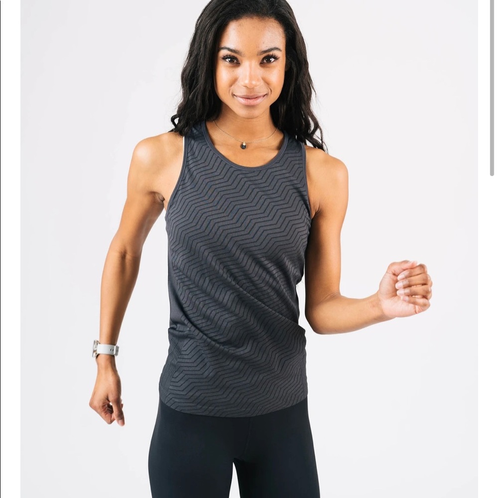 Zyia gray chevron copper charge tank